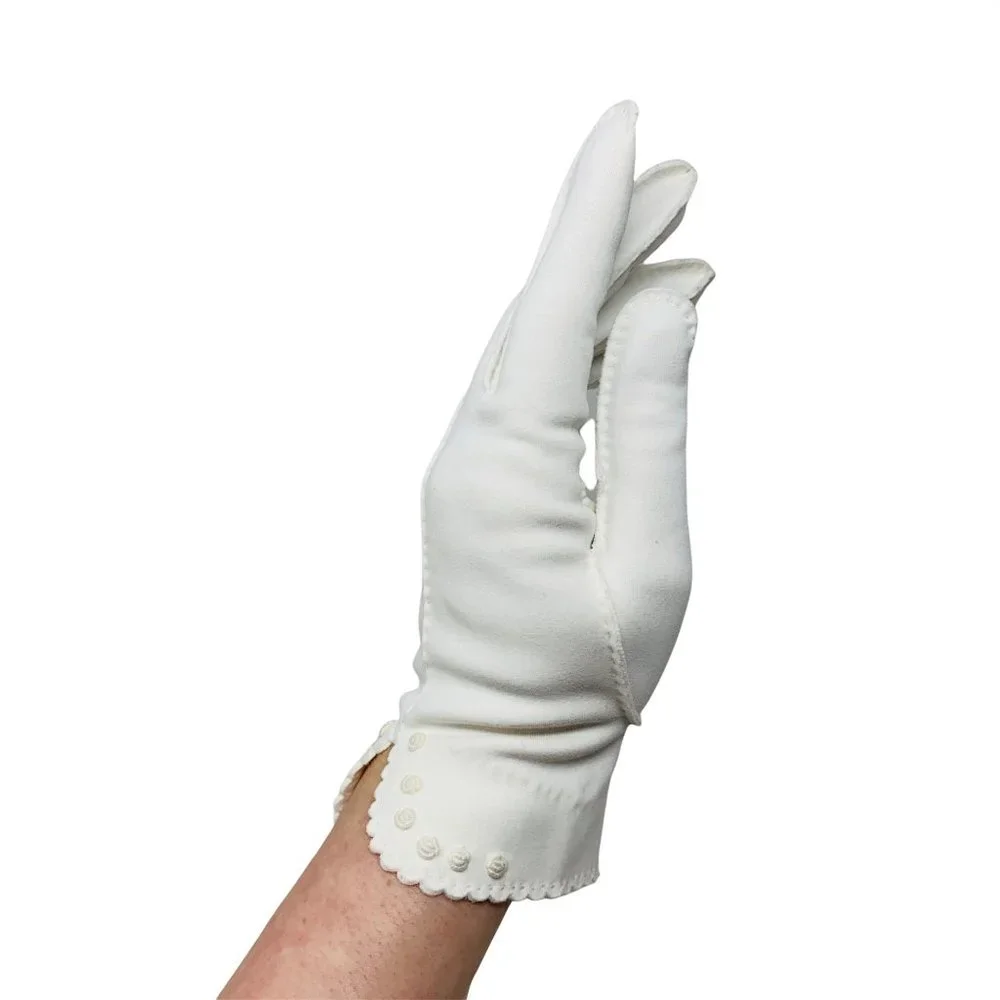 Vintage 1950s White Scalloped Floral Detail Wrist Gloves 7.5